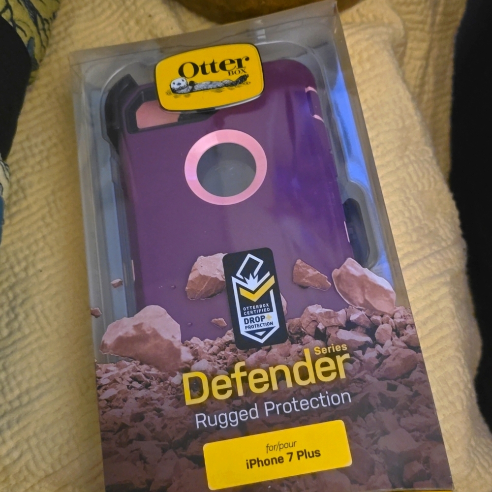 Otterbox Defender series iPhone 7 PLUS ( Or 8 ) PURPLE case NEW